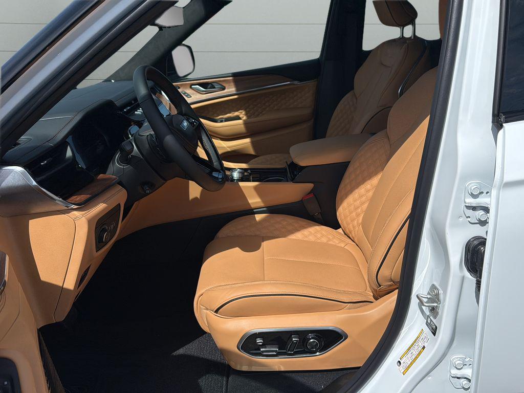 new 2026 Jeep Grand Cherokee car, priced at $67,085