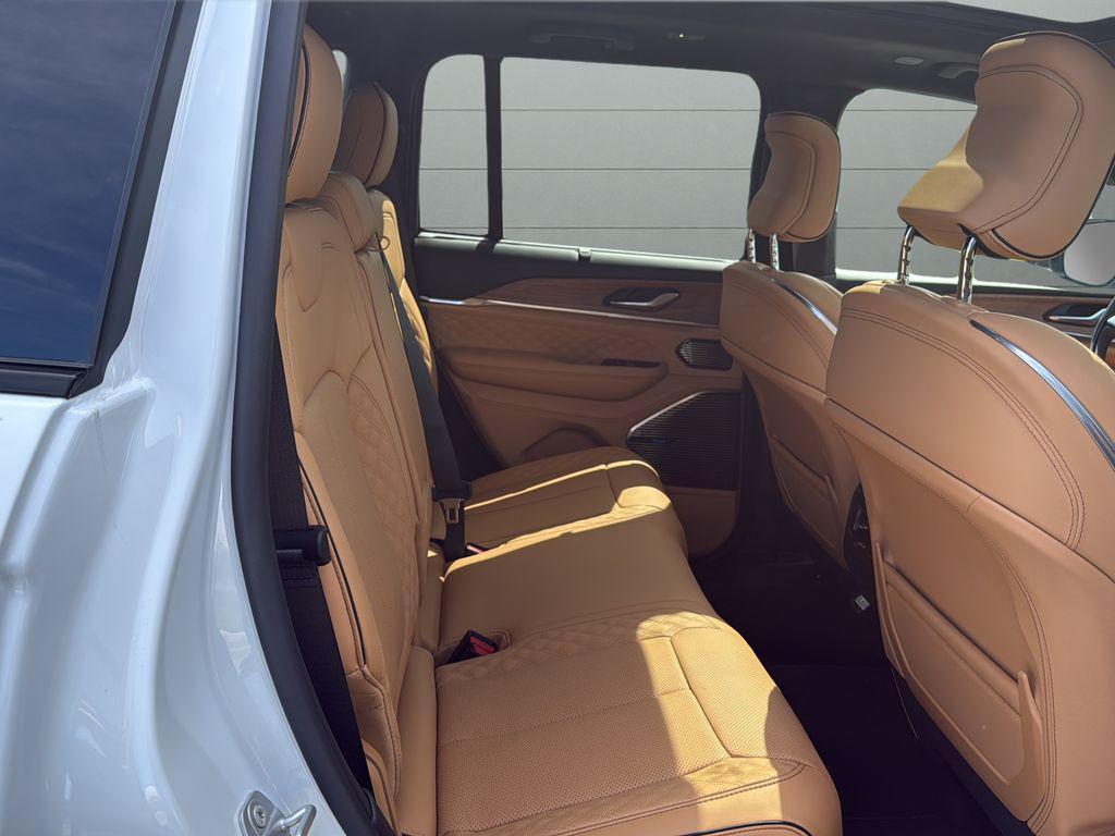 new 2026 Jeep Grand Cherokee car, priced at $67,085