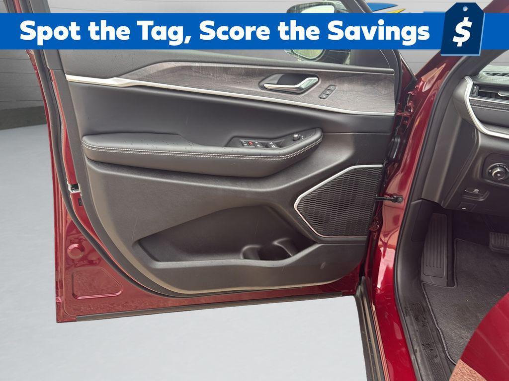 new 2025 Jeep Grand Cherokee car, priced at $48,473