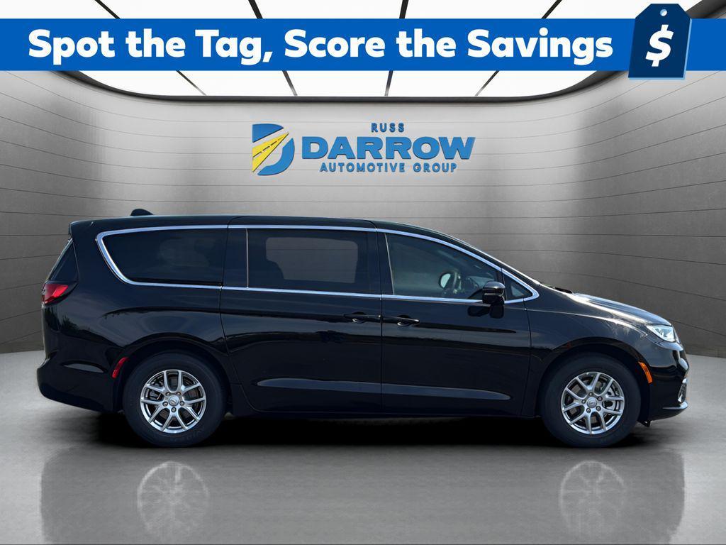 new 2026 Chrysler Pacifica car, priced at $39,447