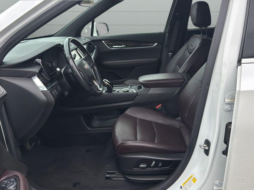 used 2021 Cadillac XT6 car, priced at $29,669