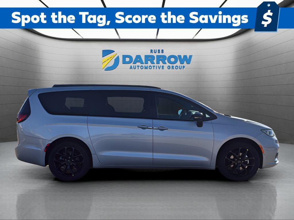 new 2026 Chrysler Pacifica car, priced at $41,967