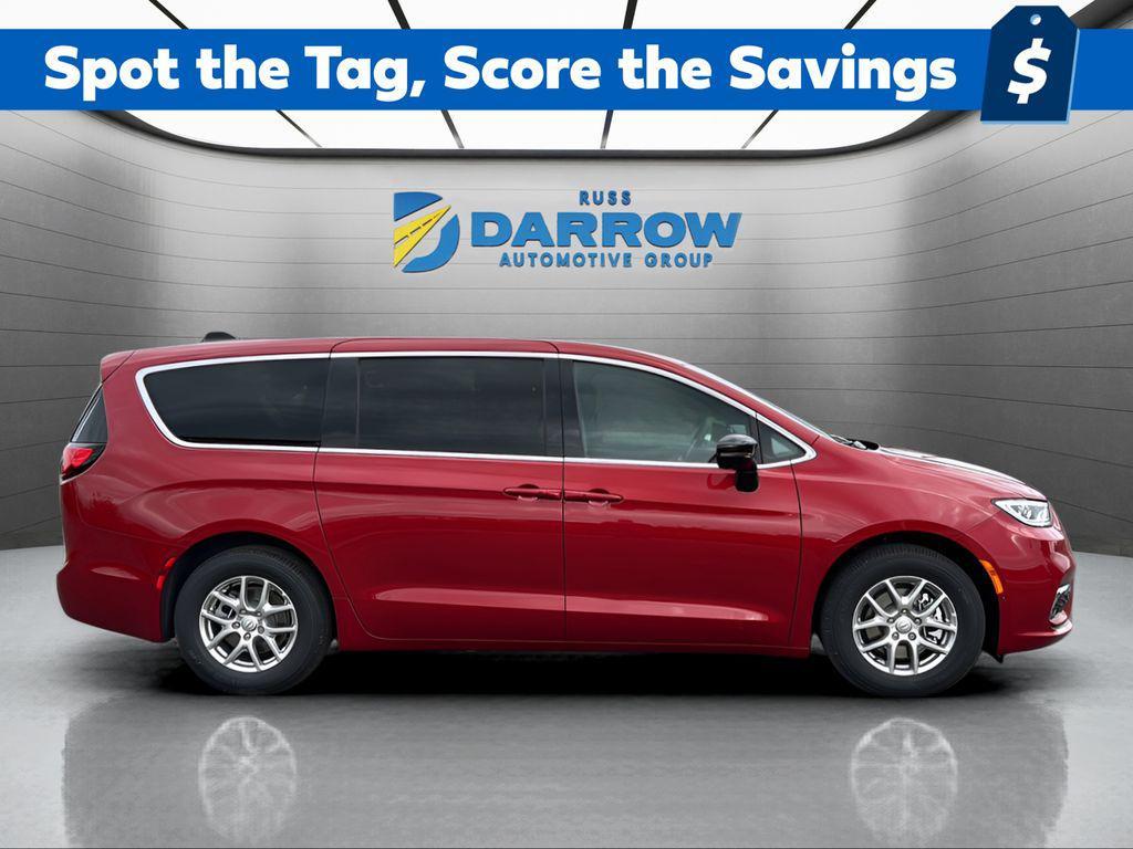 new 2026 Chrysler Pacifica car, priced at $39,893