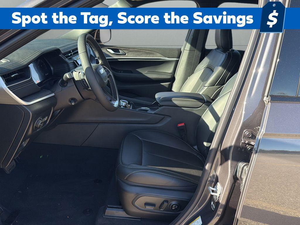 new 2025 Jeep Grand Cherokee car, priced at $47,861