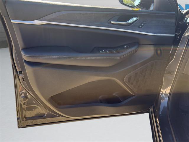 new 2025 Jeep Grand Cherokee car, priced at $51,361