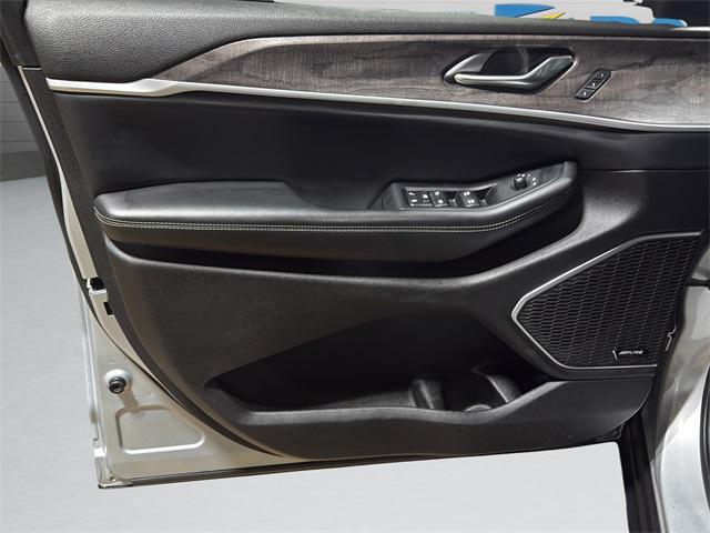 used 2022 Jeep Grand Cherokee car, priced at $30,910