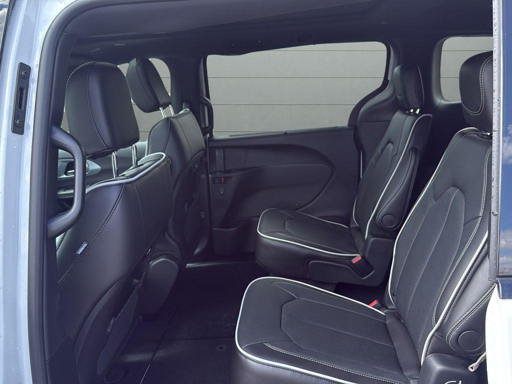 new 2026 Chrysler Pacifica car, priced at $47,035