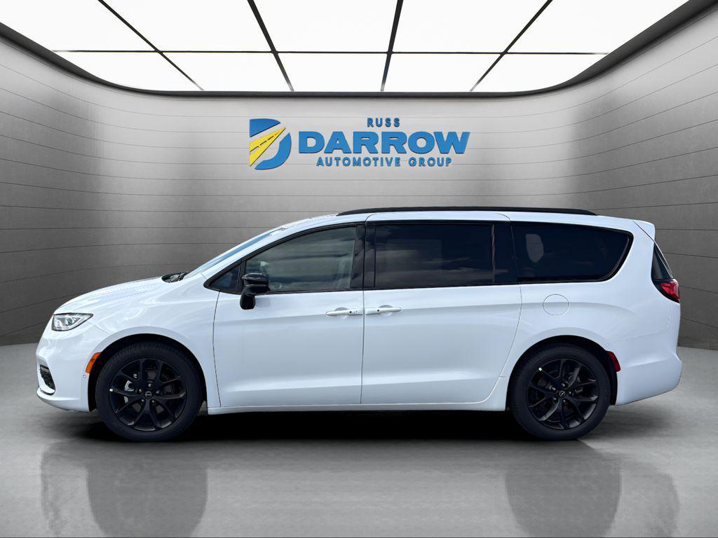 new 2026 Chrysler Pacifica car, priced at $47,035