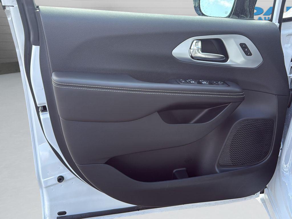 new 2026 Chrysler Pacifica car, priced at $47,035
