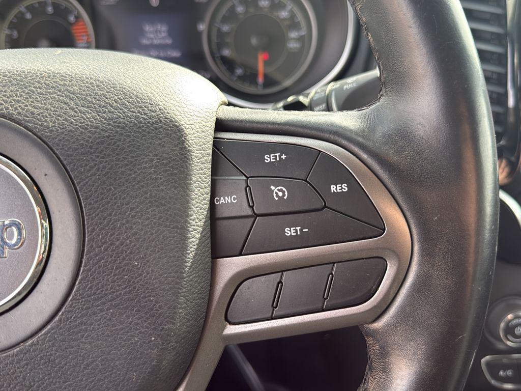 used 2020 Jeep Cherokee car, priced at $16,676