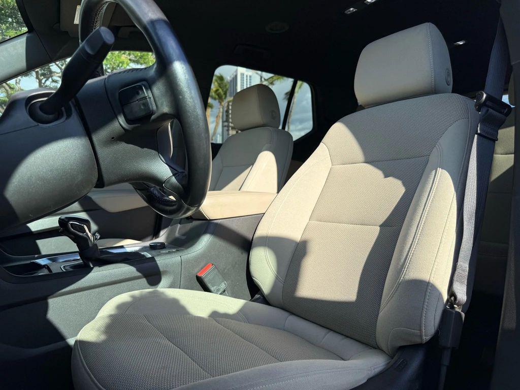 used 2022 Chevrolet Traverse car, priced at $27,995