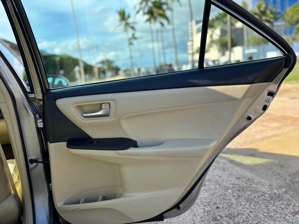 used 2015 Toyota Camry Hybrid car, priced at $15,495