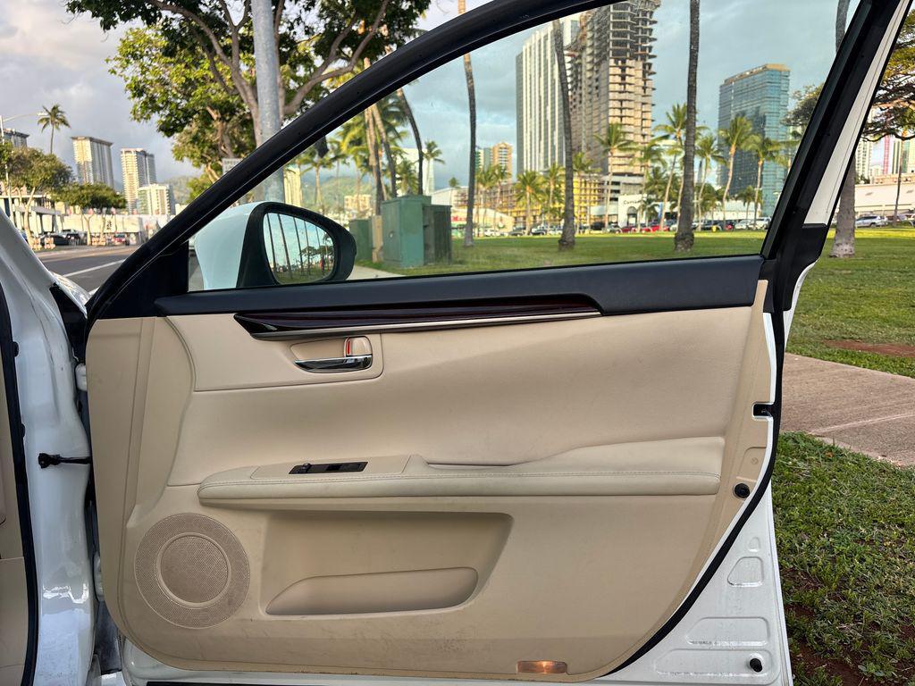 used 2013 Lexus ES 350 car, priced at $14,995