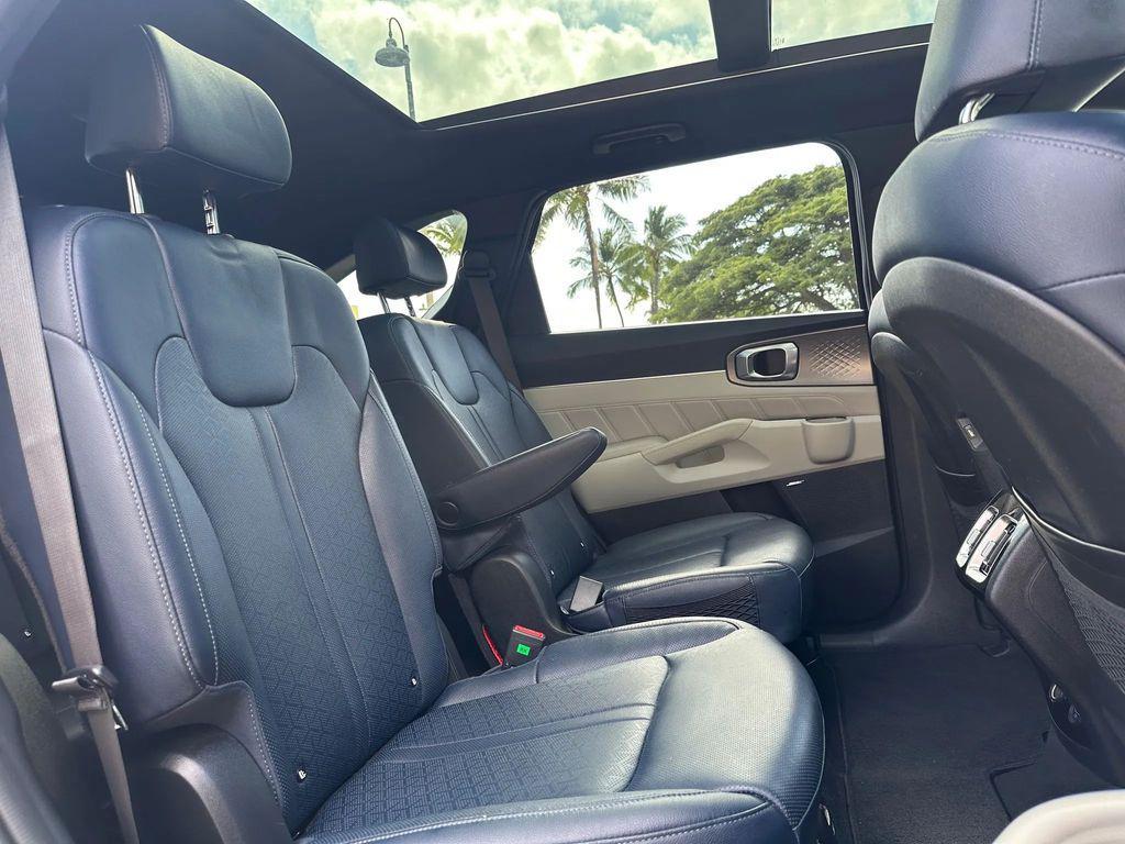 used 2022 Kia Sorento Plug-In Hybrid car, priced at $29,995