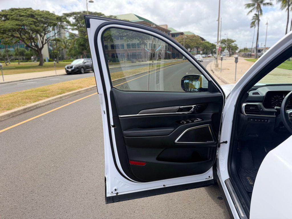 used 2024 Kia Telluride car, priced at $44,995