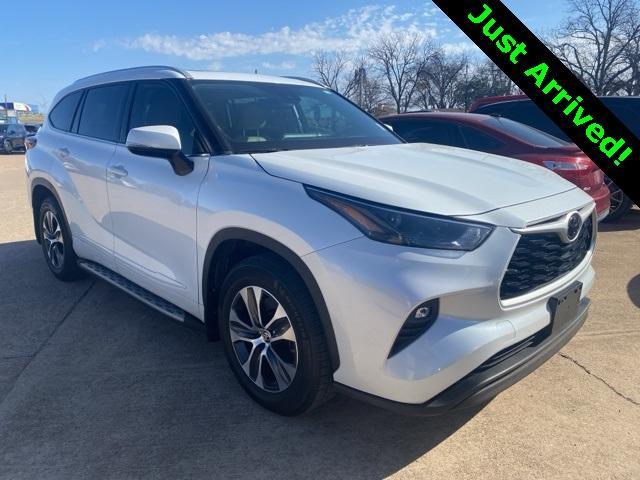 used 2022 Toyota Highlander car