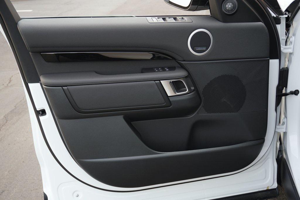 new 2025 Land Rover Discovery car, priced at $65,000