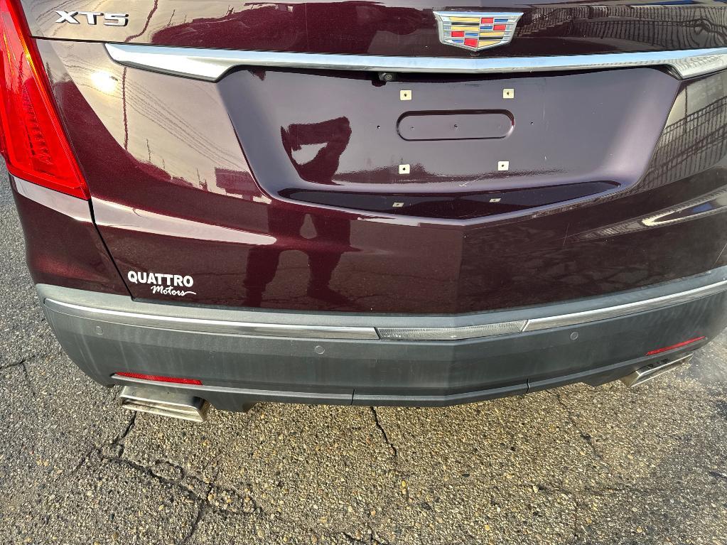 used 2018 Cadillac XT5 car, priced at $17,800