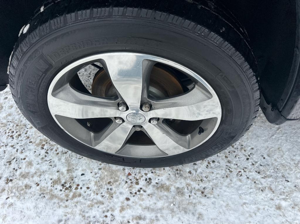 used 2016 Jeep Grand Cherokee car, priced at $10,500