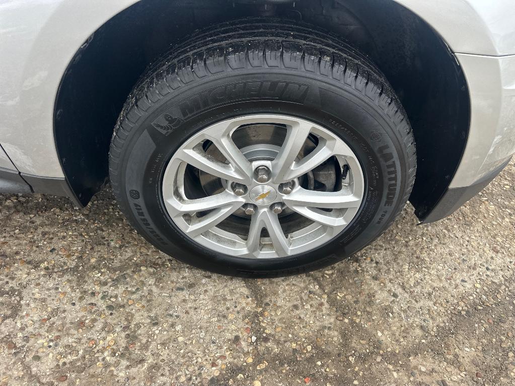 used 2017 Chevrolet Equinox car, priced at $9,300