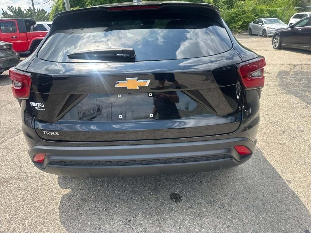 used 2024 Chevrolet Trax car, priced at $18,000