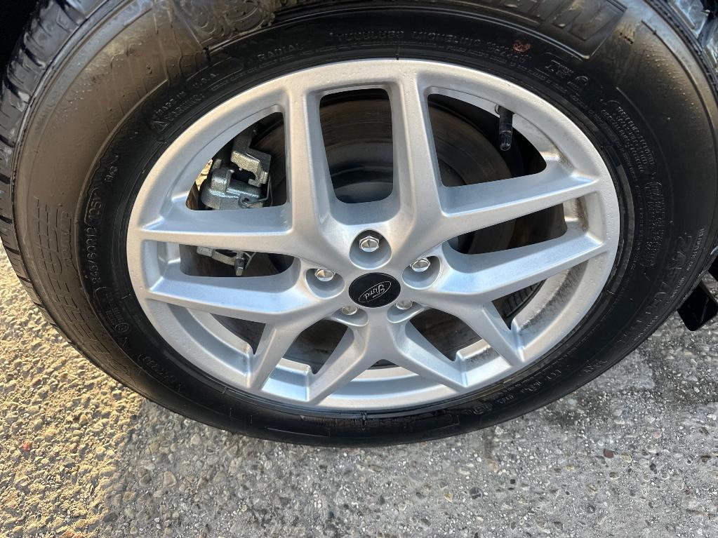used 2024 Ford Edge car, priced at $25,400