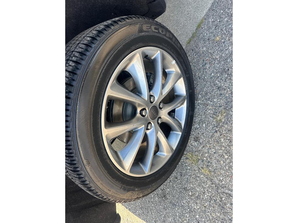 used 2021 Jeep Grand Cherokee car, priced at $20,000