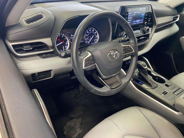 used 2022 Toyota Highlander car, priced at $29,900