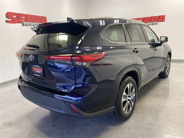 used 2023 Toyota Highlander car, priced at $31,900