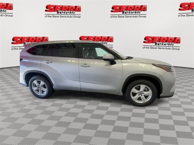 used 2024 Toyota Highlander car, priced at $33,448