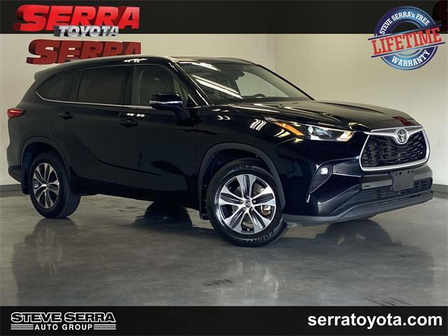 used 2022 Toyota Highlander car, priced at $31,000