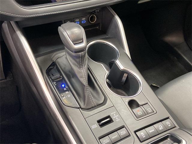 used 2022 Toyota Highlander car, priced at $32,426