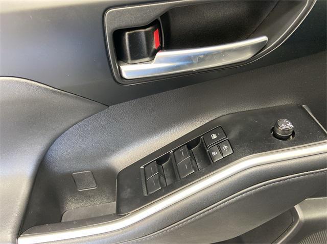 used 2022 Toyota Highlander car, priced at $32,426