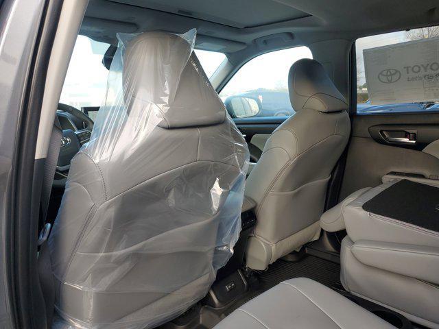 new 2026 Toyota Highlander car, priced at $49,565