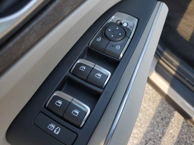 used 2022 Kia Sorento car, priced at $26,496