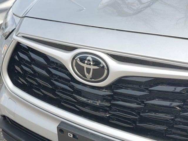 used 2023 Toyota Highlander car, priced at $34,599