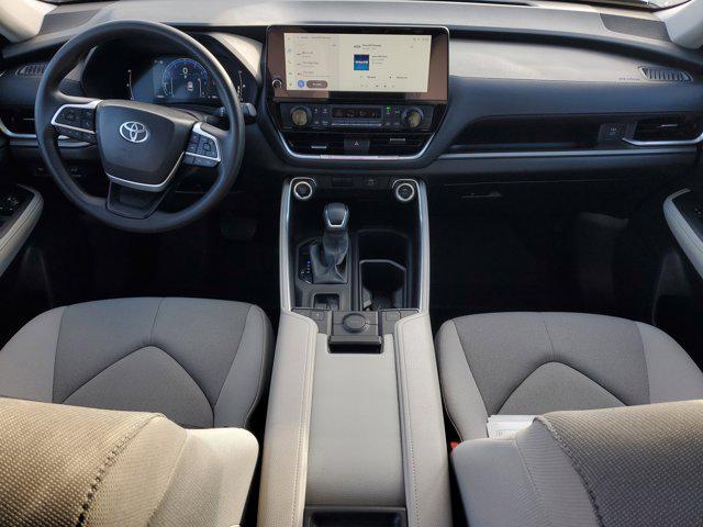 used 2025 Toyota Highlander car, priced at $42,899