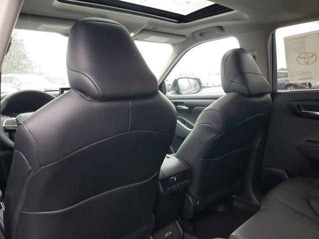 new 2026 Toyota Highlander Hybrid car, priced at $54,660