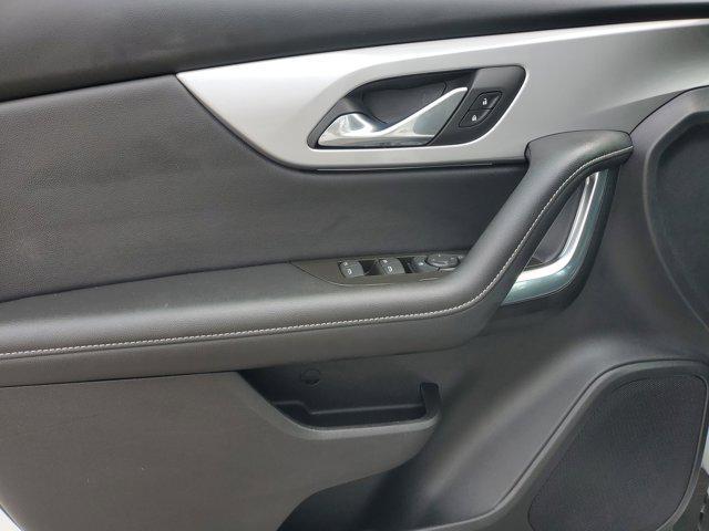 used 2025 Chevrolet Blazer car, priced at $24,299