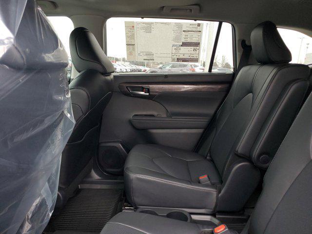 new 2026 Toyota Highlander Hybrid car, priced at $52,296