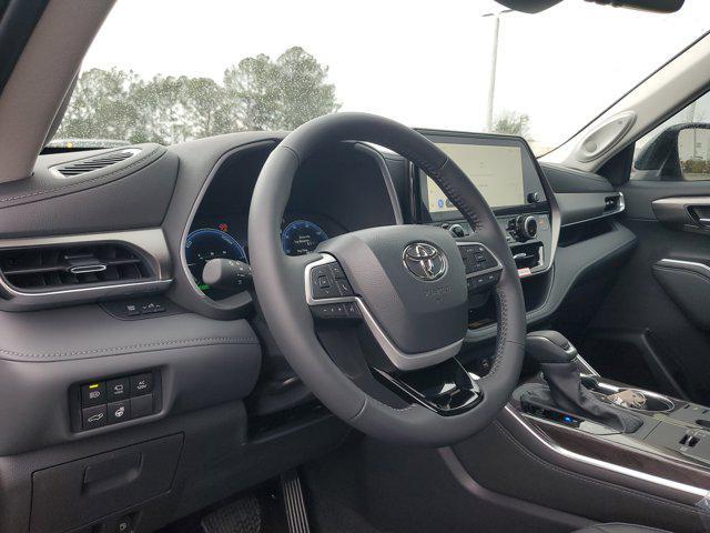 new 2026 Toyota Highlander Hybrid car, priced at $52,296