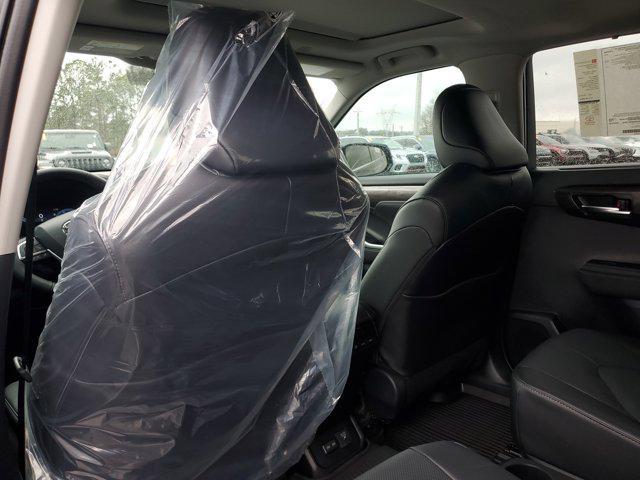 new 2026 Toyota Highlander Hybrid car, priced at $52,296