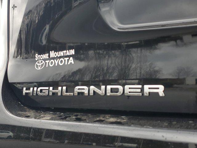 new 2026 Toyota Highlander Hybrid car, priced at $52,296