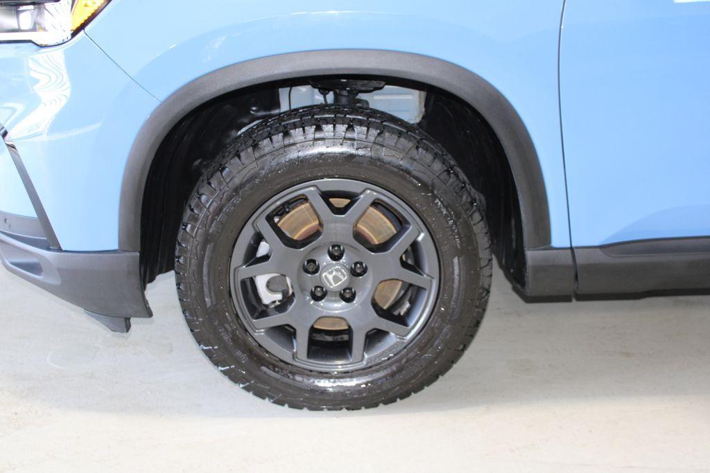 used 2025 Honda Pilot car, priced at $41,990