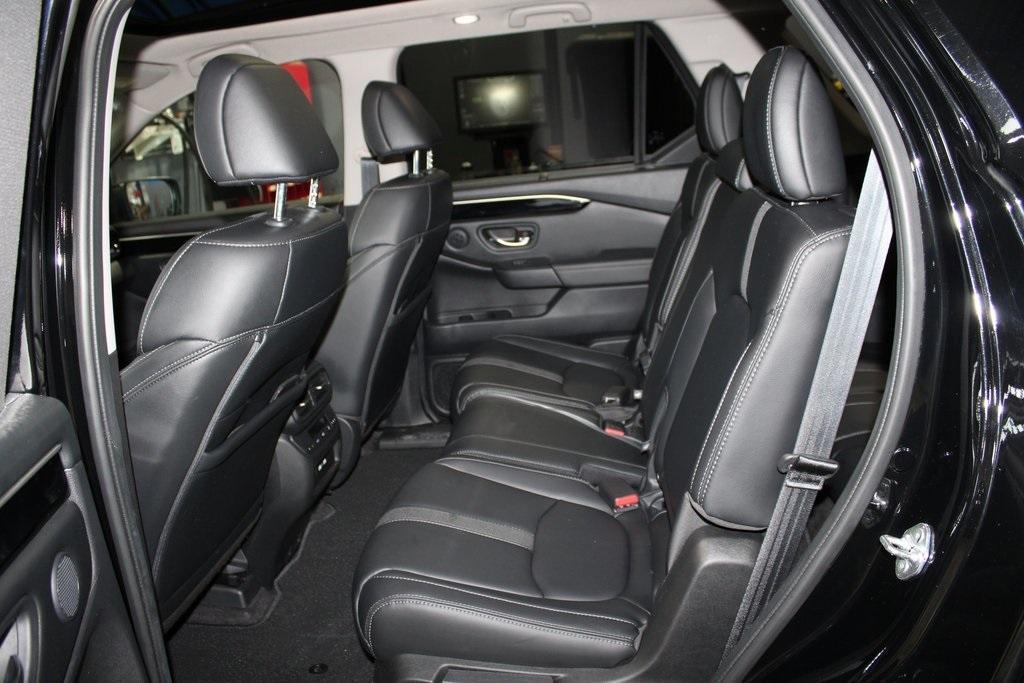 used 2023 Honda Pilot car, priced at $39,990