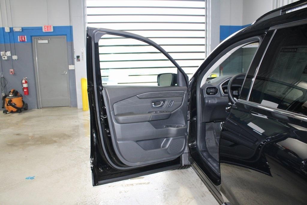 new 2026 Honda Pilot car, priced at $53,790