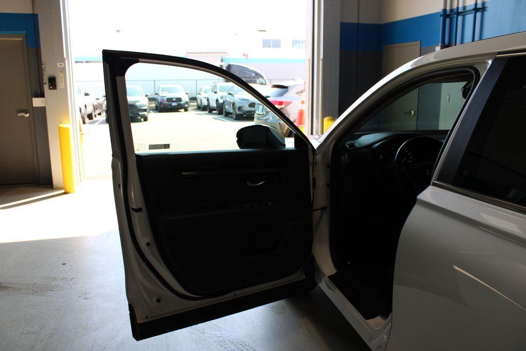 used 2023 Honda CR-V car, priced at $32,995