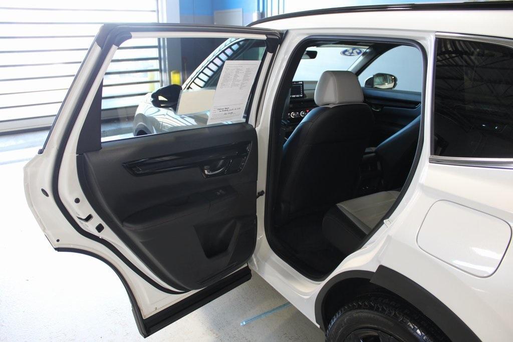 used 2025 Honda CR-V Hybrid car, priced at $37,990