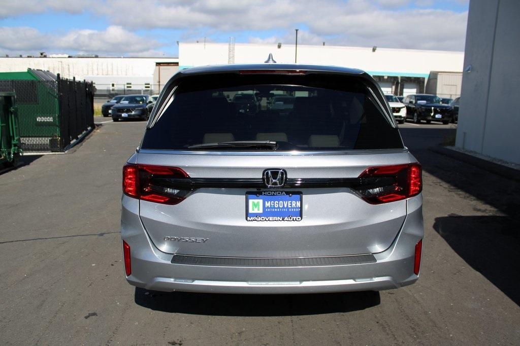 new 2026 Honda Odyssey car, priced at $44,290