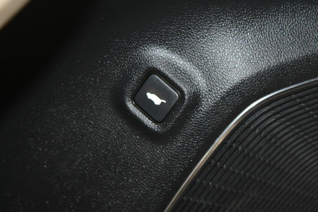 used 2023 Acura MDX car, priced at $41,490